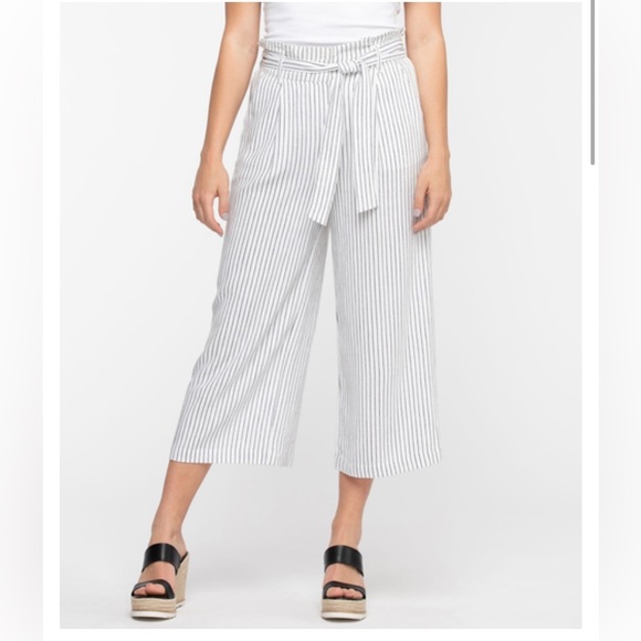 Ricki's Pants - STRIPE PAPERBAG WAIST WIDE LEG CROP pants size 18 Ricki’s NWT